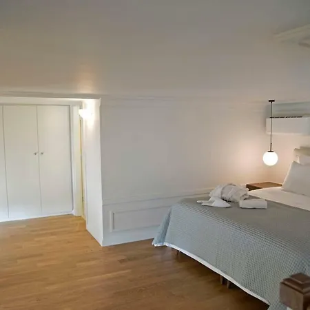Four Streets - Luxury In