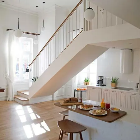 Four Streets - Luxury In