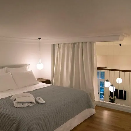 Four Streets - Luxury In