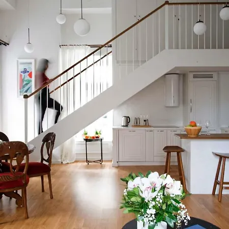 Four Streets - Luxury In