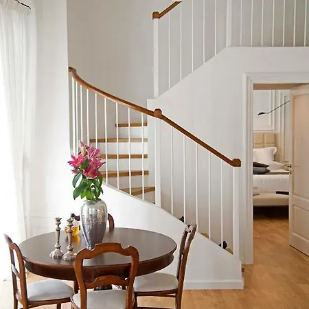 Four Streets - Luxury In
