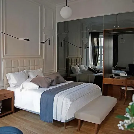 Four Streets - Luxury In