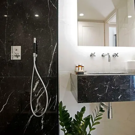 Διαμέρισμα Four Streets - Luxury In